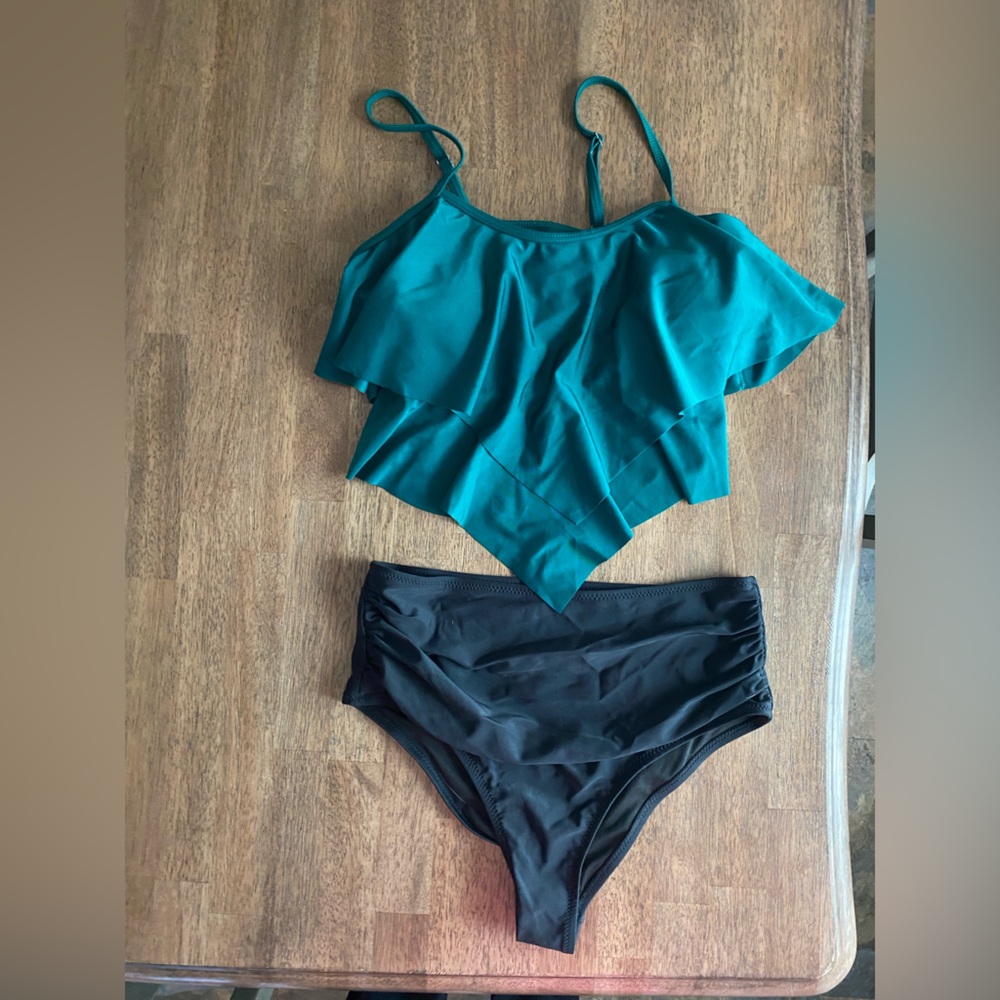 Women's Teal Ruffle Swim Top with Black Swim Bottoms